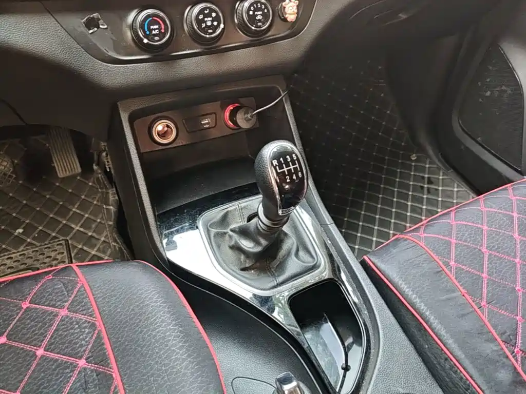 Baojun 730 2021 2021 1.5L Manual Fashion 7-Seater