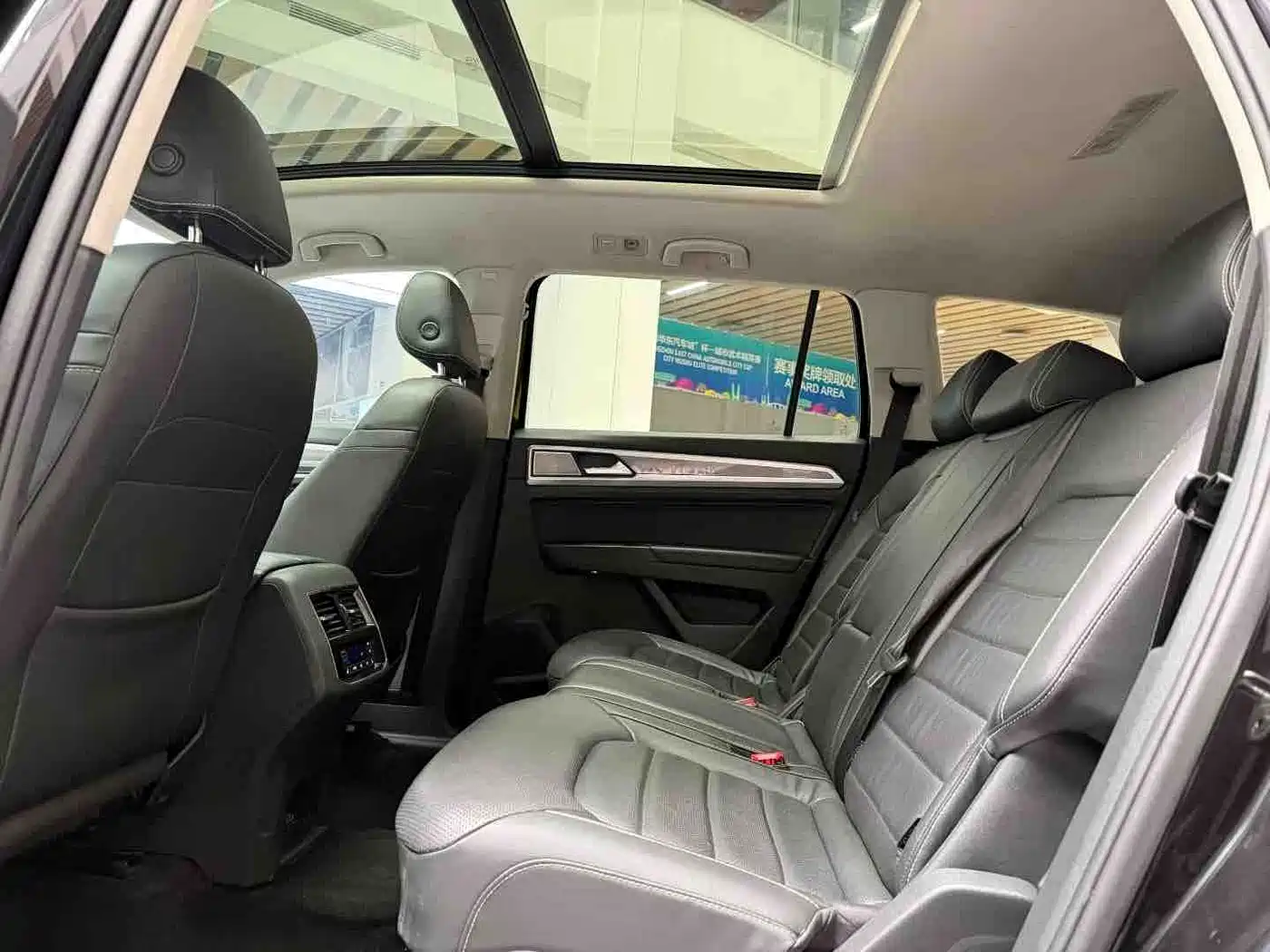 Volkswagen Teramont 2019 330TSI 2WD Luxury China VI фото 6