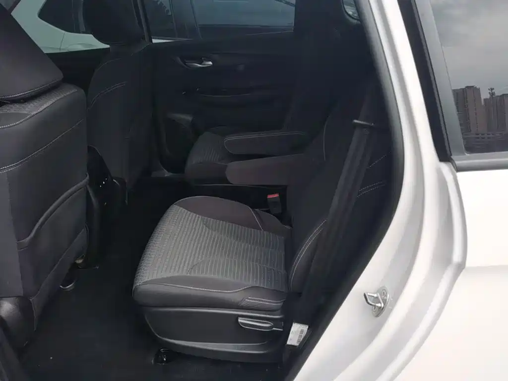 Baojun 730 2021 2021 1.5L Manual Fashion 7-Seater