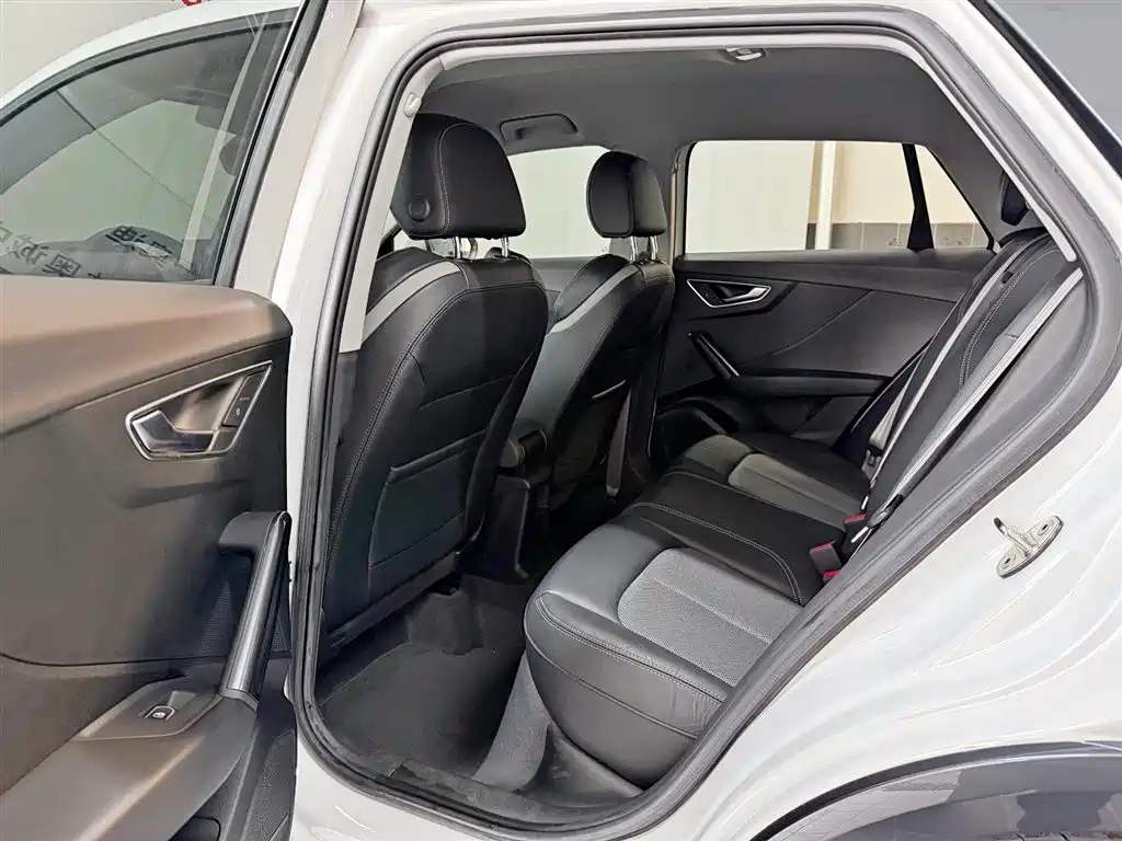 AUDI Q2L E-TRON