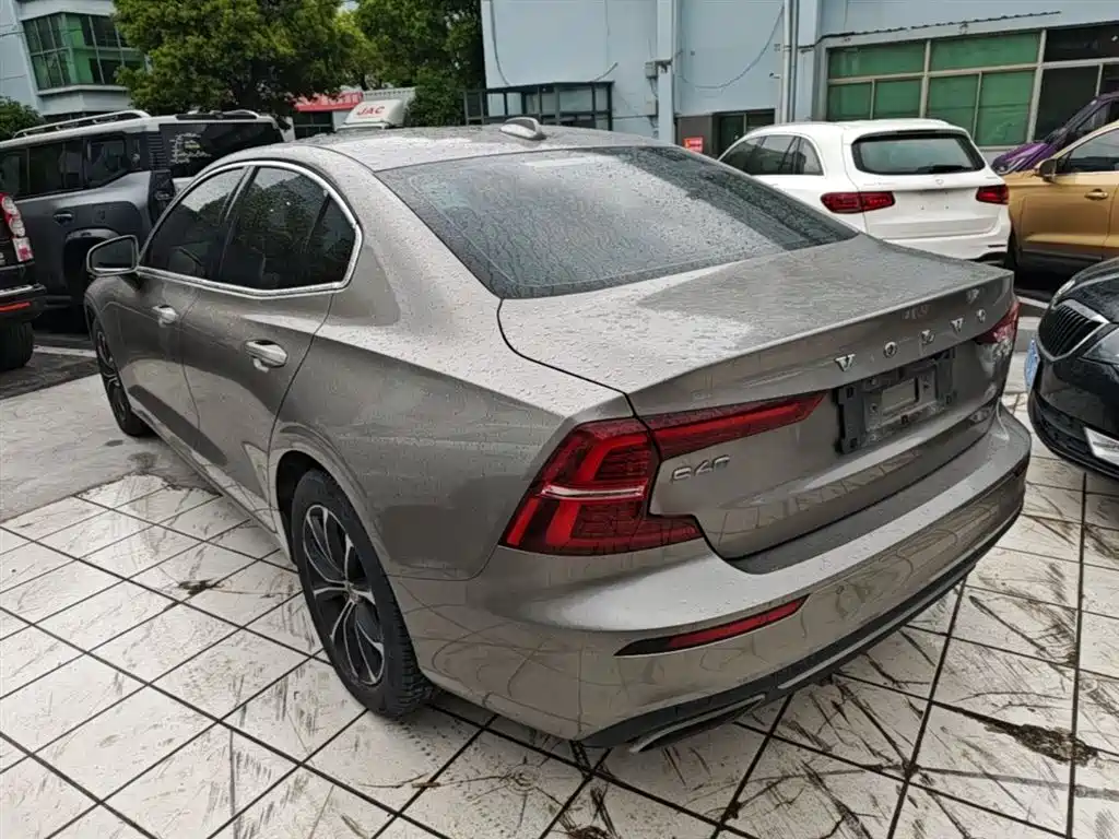 VOLVO S60