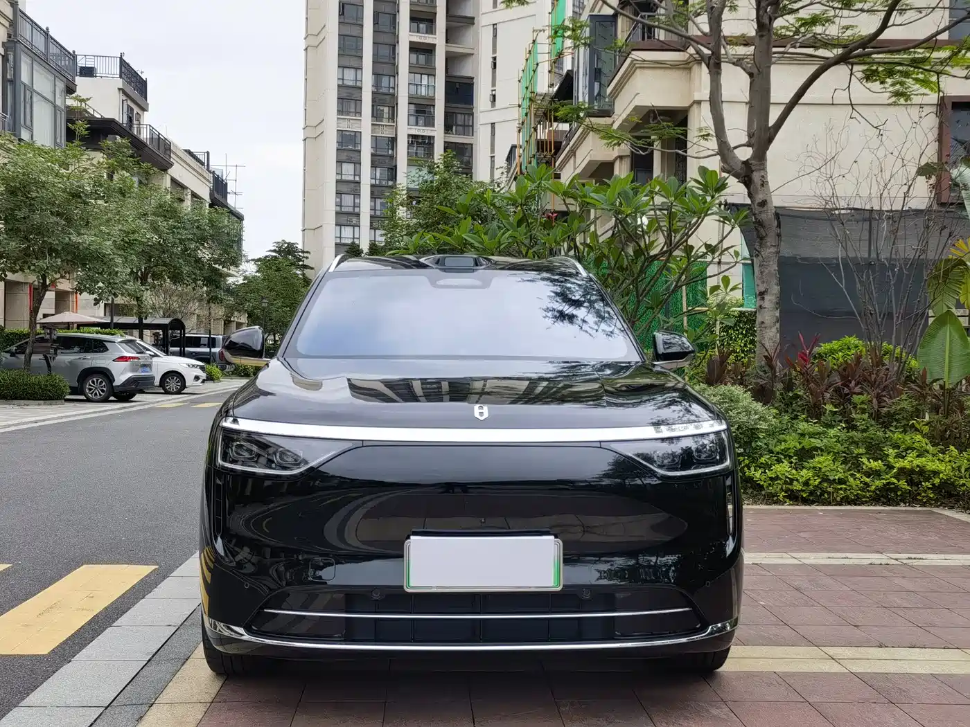AITO Wenjie AITO M8 2025 Model Extended Range Max+ Edition 53.4kWh 6-Seater фото 2