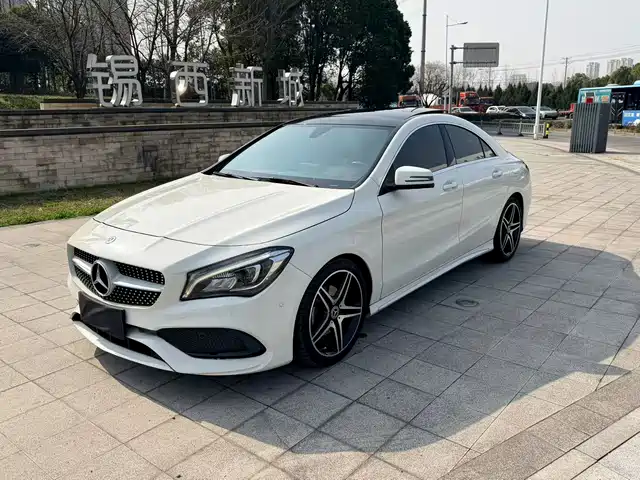 MERCEDES-BENZ CLA
