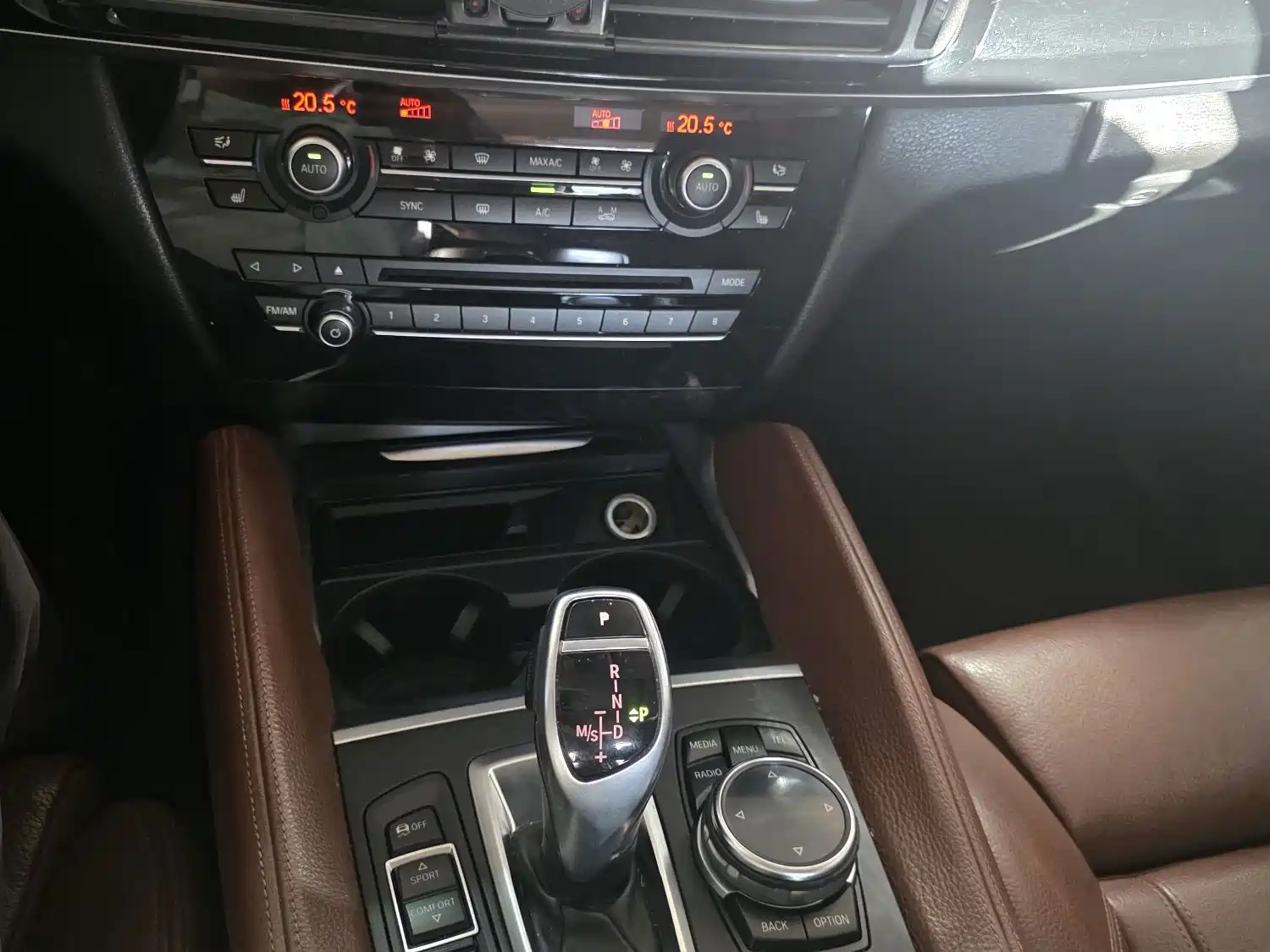 Фото 16 - BMW X6