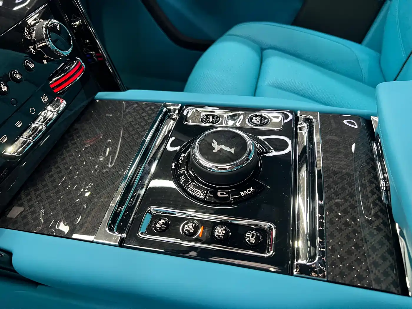 Rolls-Royce Cullinan 2026 2024 Black Badge