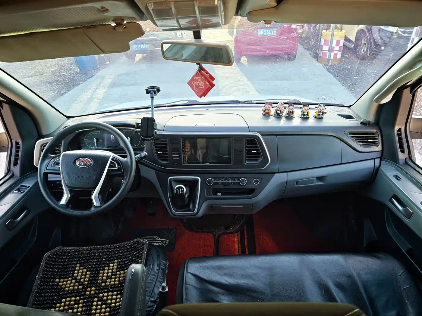 SAIC Maxus Xintu V80 2024 Model PRO Business 6AMT Long Wheelbase Medium Roof 147Ps 9-seater Three-row Non-commercial фото 6