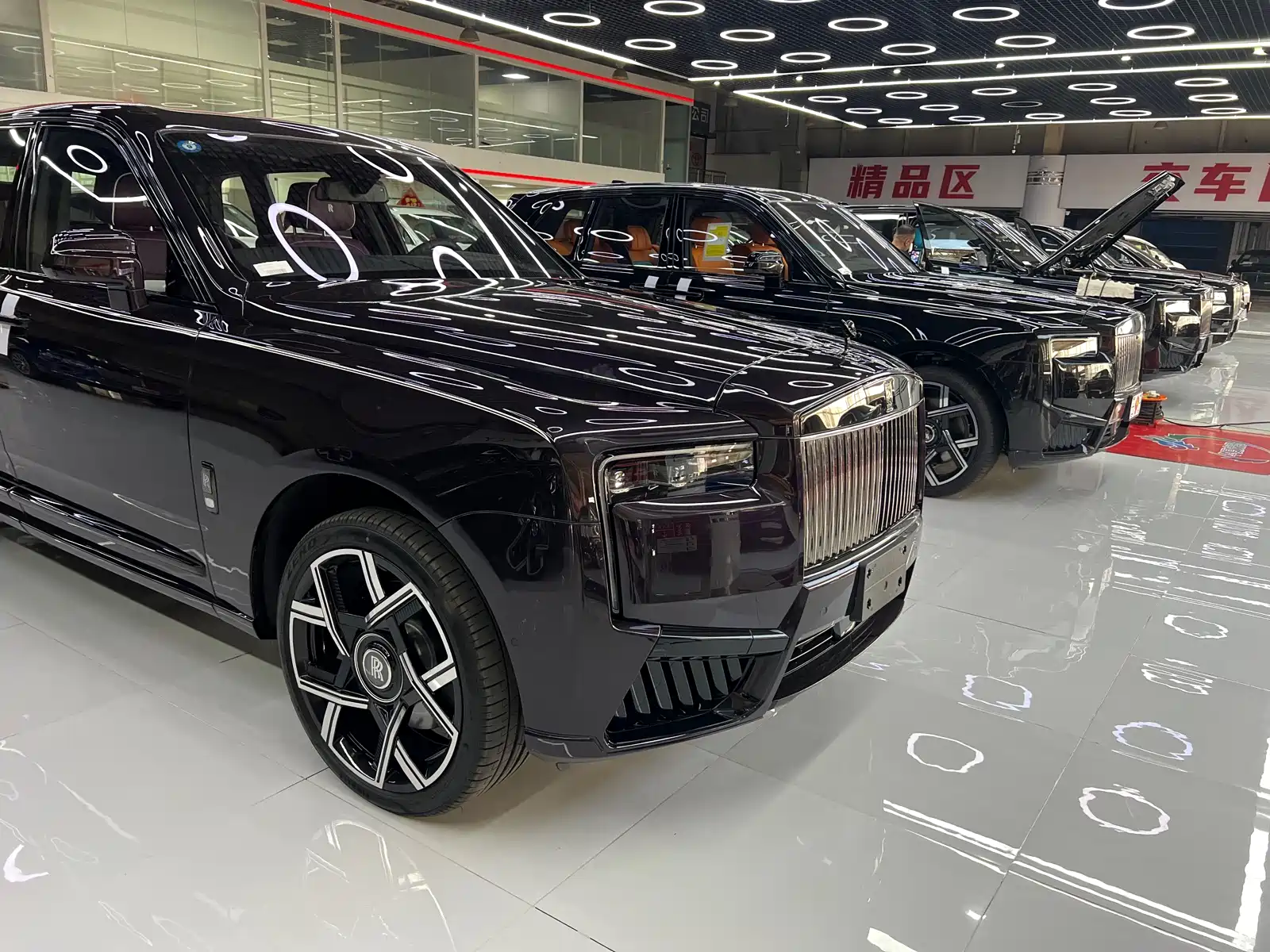 Фото 7 - Rolls-Royce Cullinan