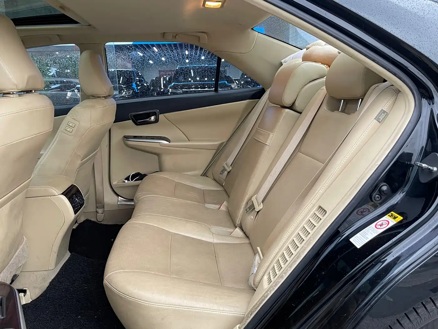 Toyota Camry 2016 Hybrid 2.5HG 10th Anniversary Luxury Navigation Edition фото 9