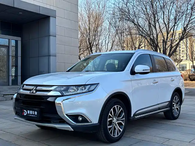 MITSUBISHI OUTLANDER