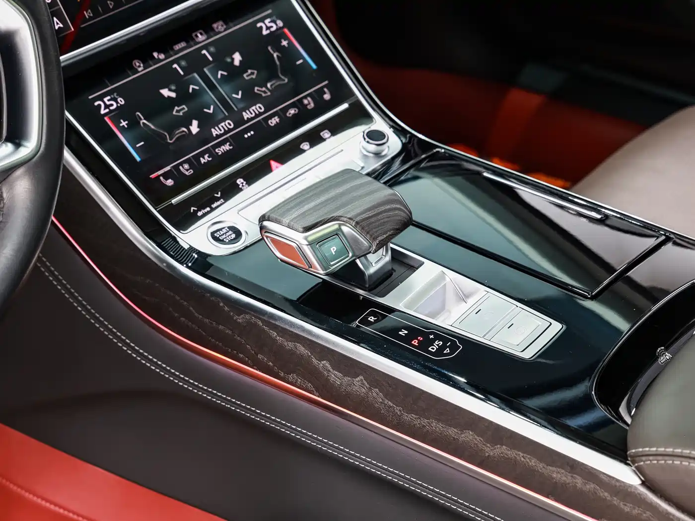 Audi A8 2024 Model A8L 50 TFSI quattro Premium Selection фото 18