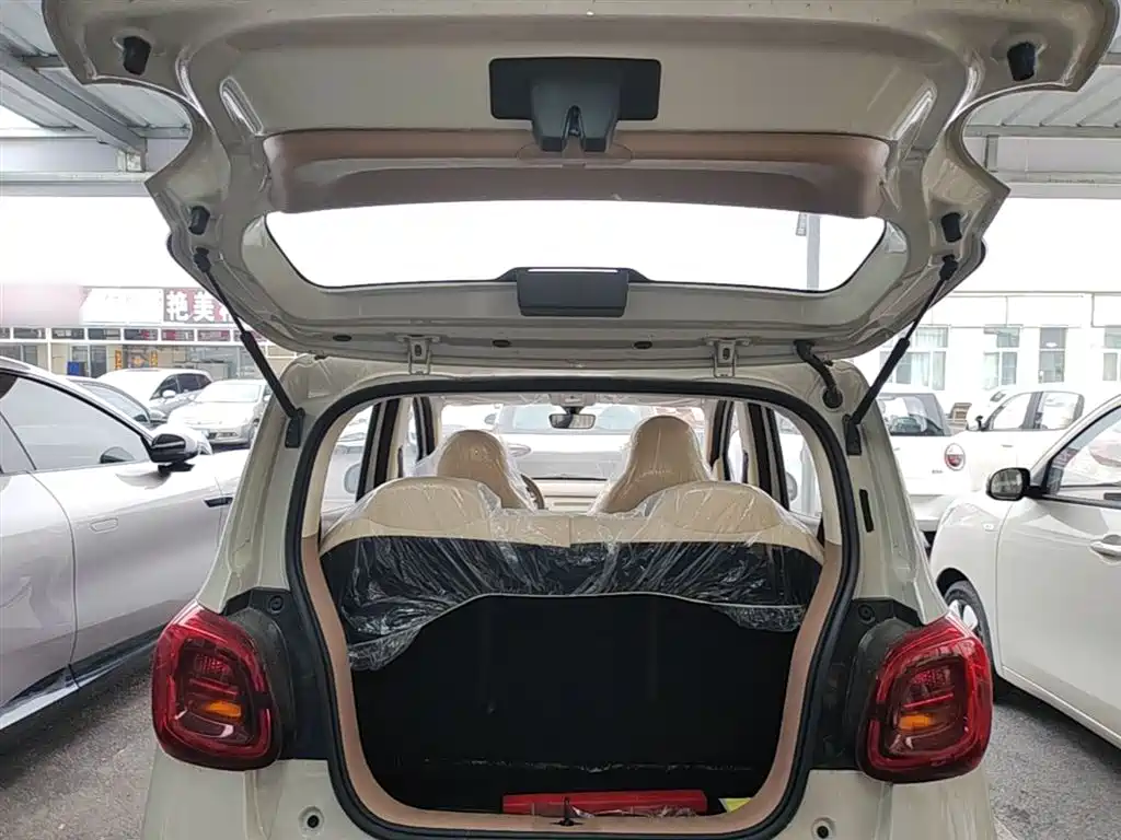 Wuling Motors Hongguang MINIEV 2026 2025 4-Door Advanced
