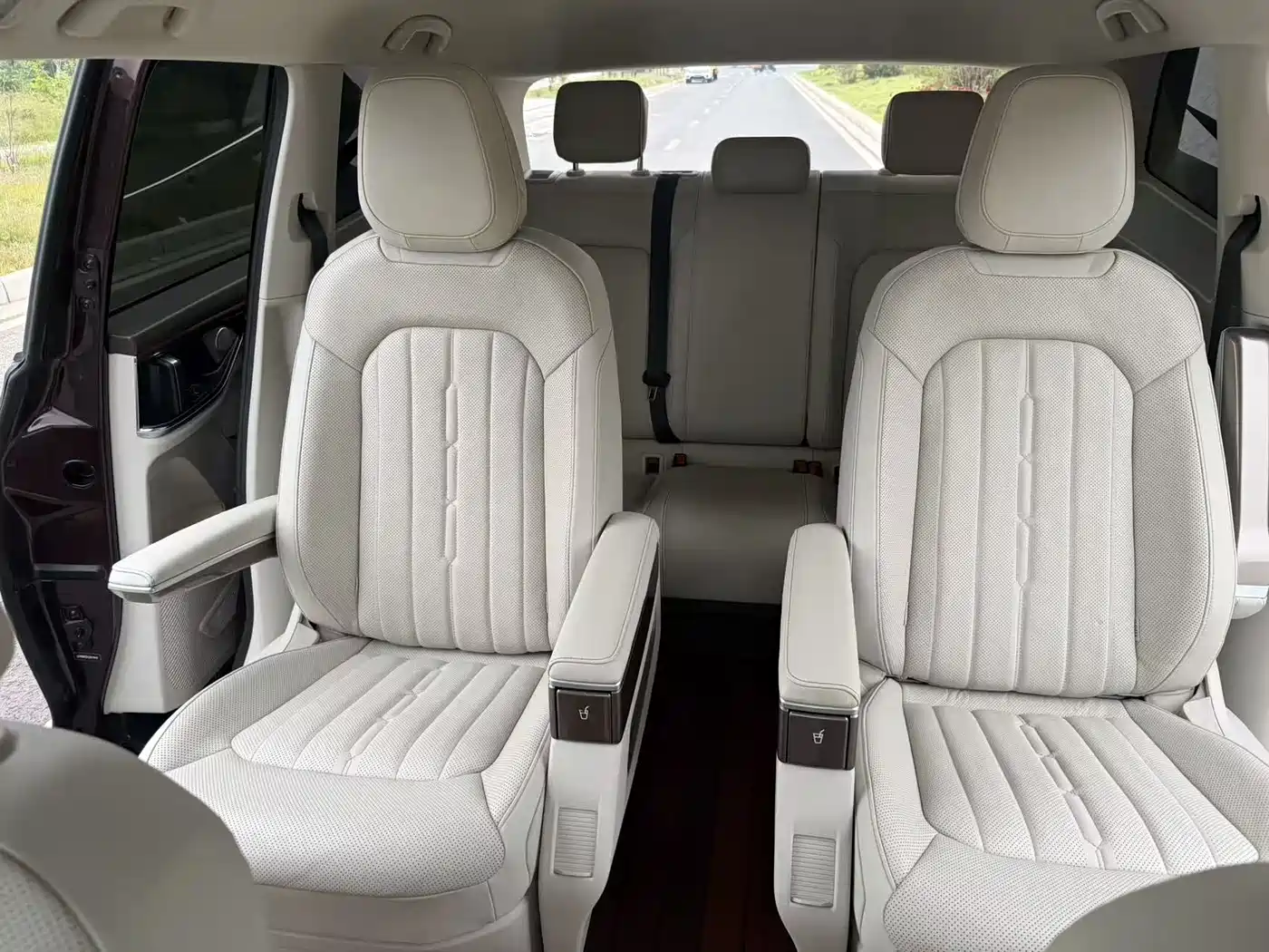 Volkswagen Viloran 2020 330TSI Luxury Edition фото 14