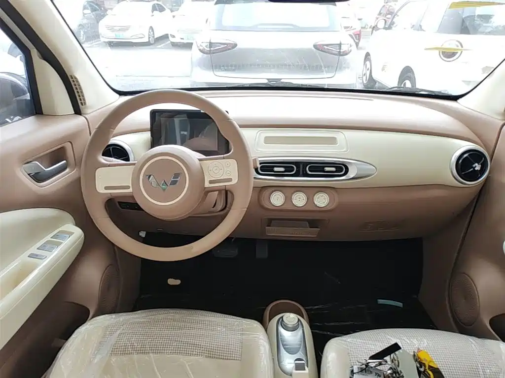 Wuling Motors Hongguang MINIEV 2026 2025 4-Door Advanced