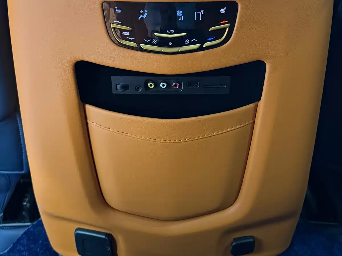 Cadillac Escalade 2020 2017 6.2L ESV Platinum Extended