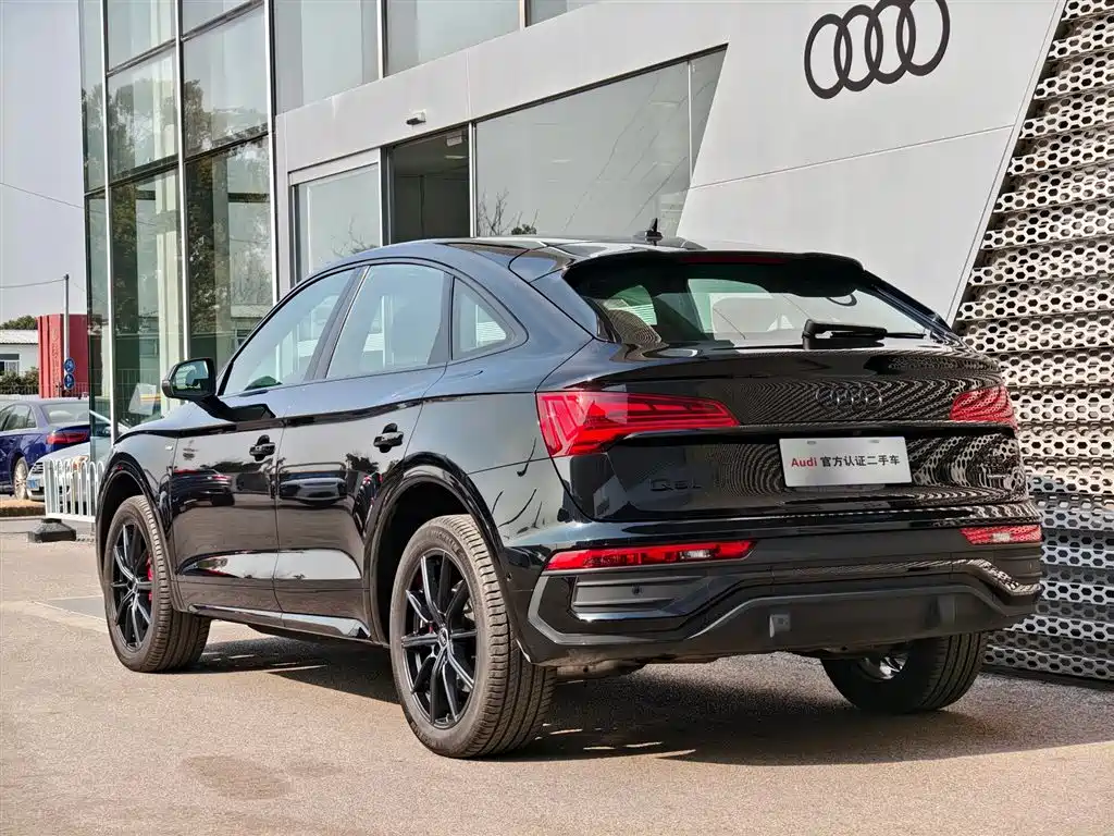 Audi Q5L Sportback 2024 40 TFSI Luxury Version фото 4