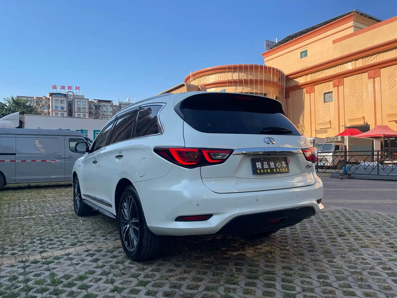 صورة 4 - Infiniti QX60 (Import)