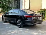 Photo 4 - Volkswagen Passat