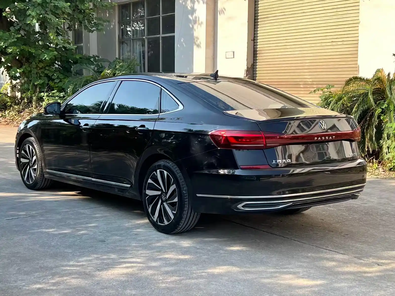 Photo 4 - Volkswagen Passat