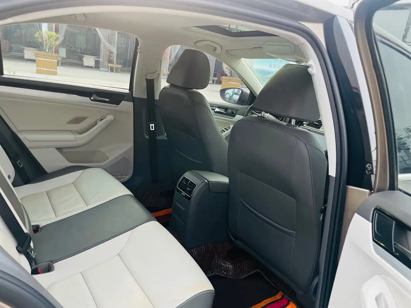 Volkswagen Sagitar 2015 230TSI Automatic Comfort фото 8