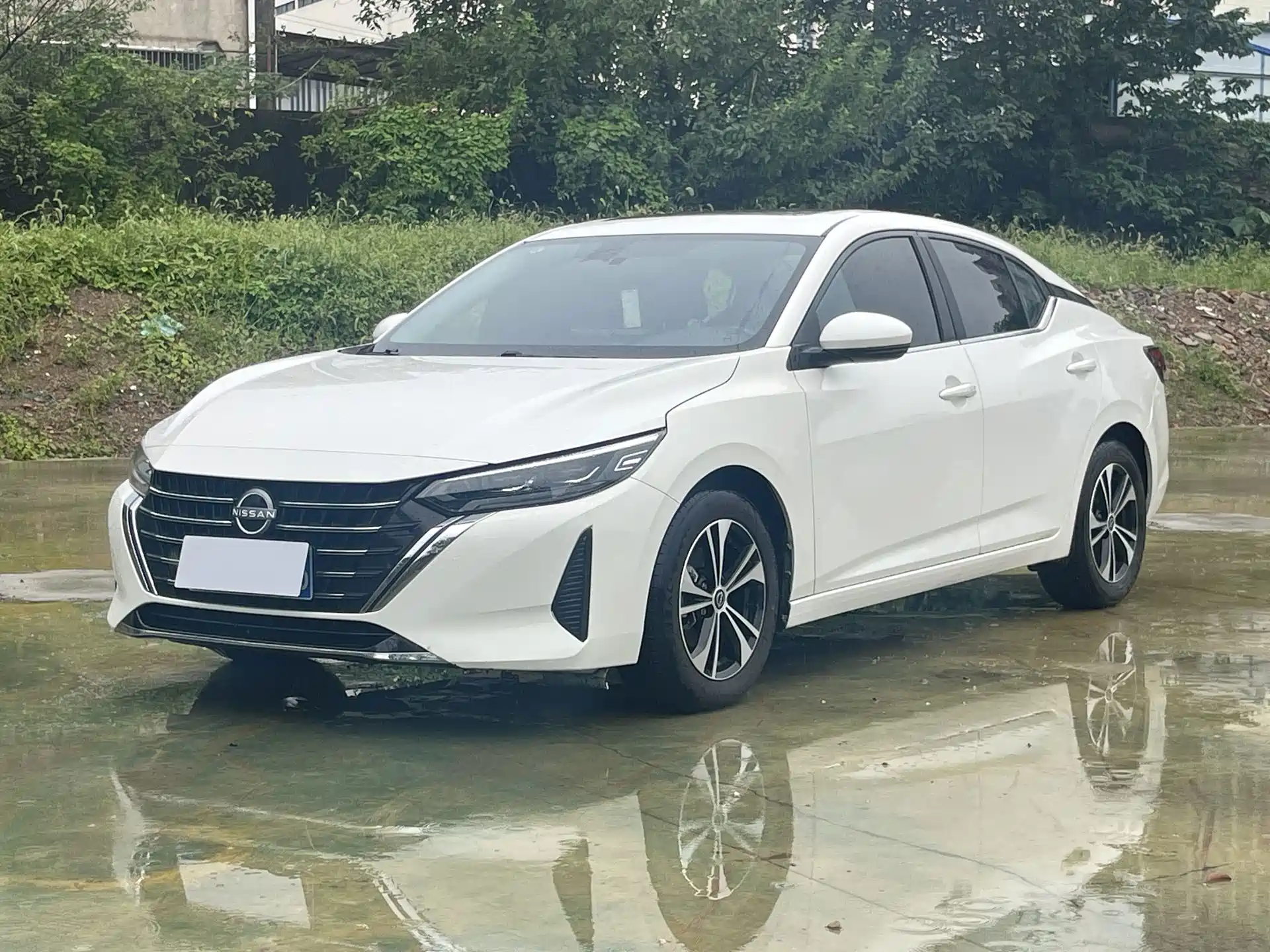 Photo 1 - Nissan Sylphy