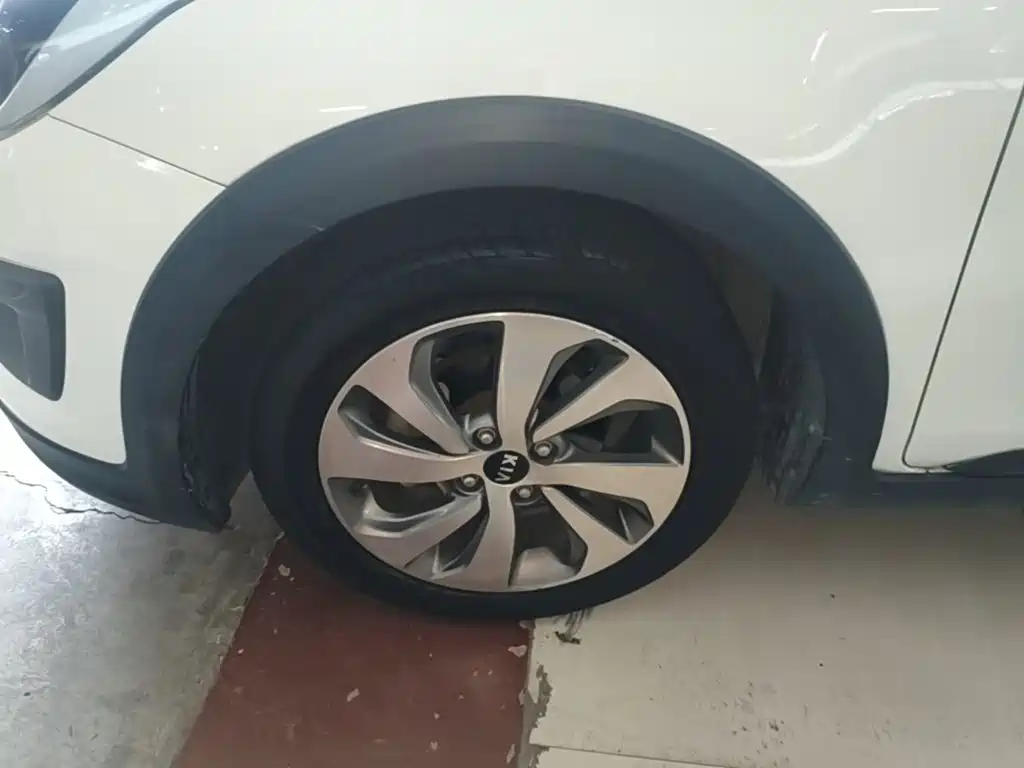 Kia KX CROSS 2018 2017 1.4L AT GLS