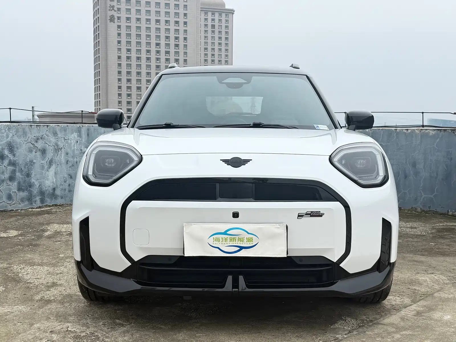 Фото 2 - MINI Aceman