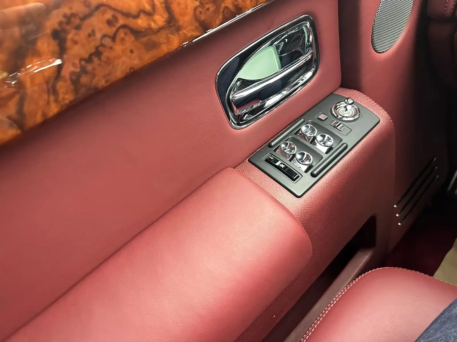 Фото 10 - Rolls-Royce Phantom
