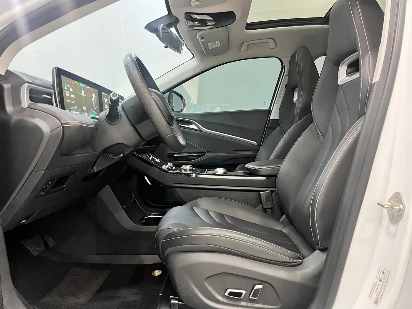 NEZHA AUTOMOBILE NEZHA U