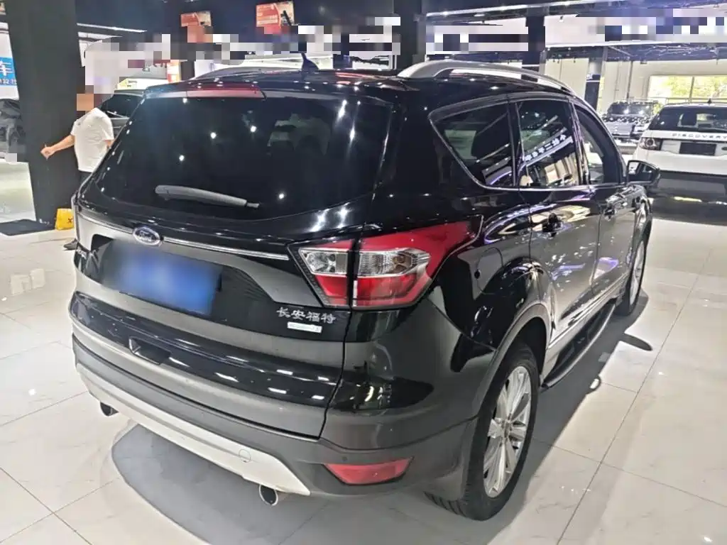 Фото 7 - Ford Kuga