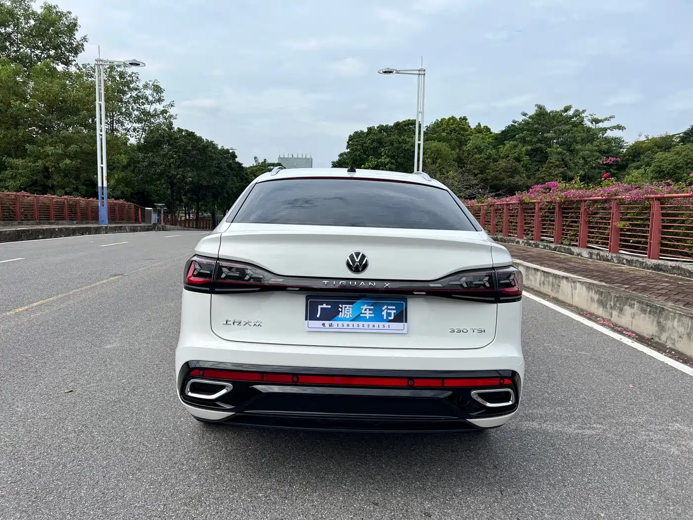 Volkswagen Tiguan X 2022 330TSI 2WD Premium Comfort Edition фото 24