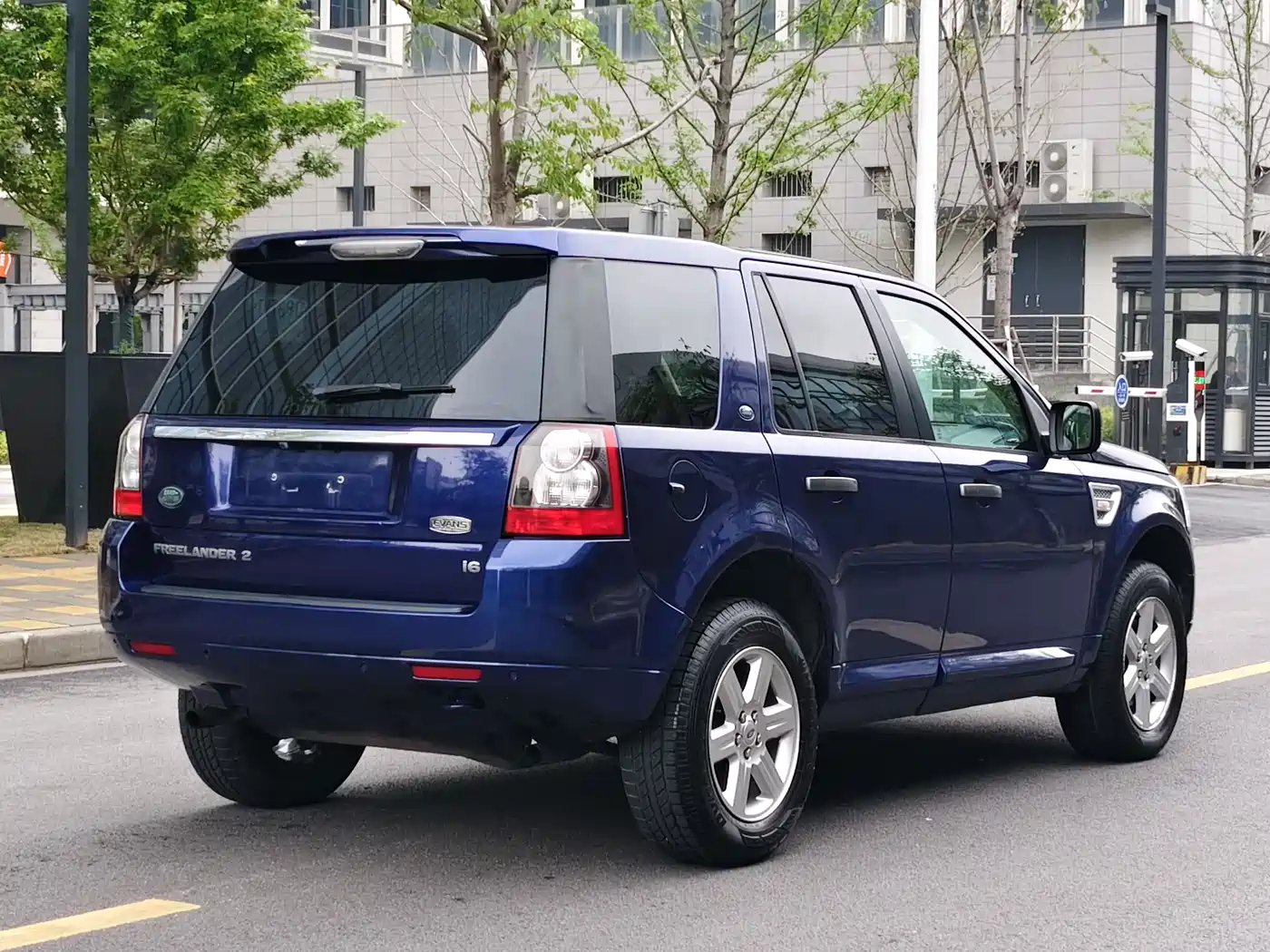 Land Rover Freelander 2 2011 3.2L i6 SE Petrol фото 4