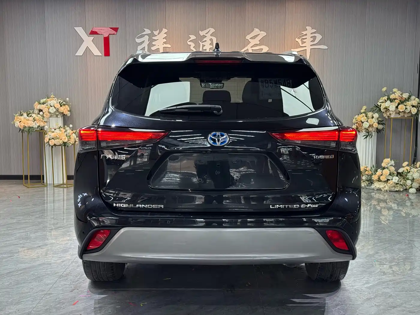 Toyota Highlander 2022 Dual Engine 2.5L 4WD Supreme Edition 7-Seater фото 10