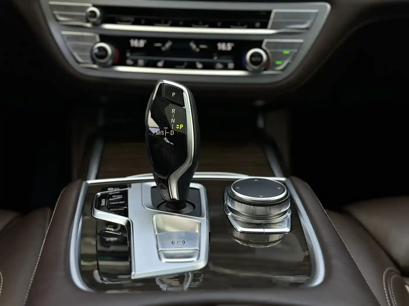 BMW 7 Series 2019 730Li Luxury Package фото 15