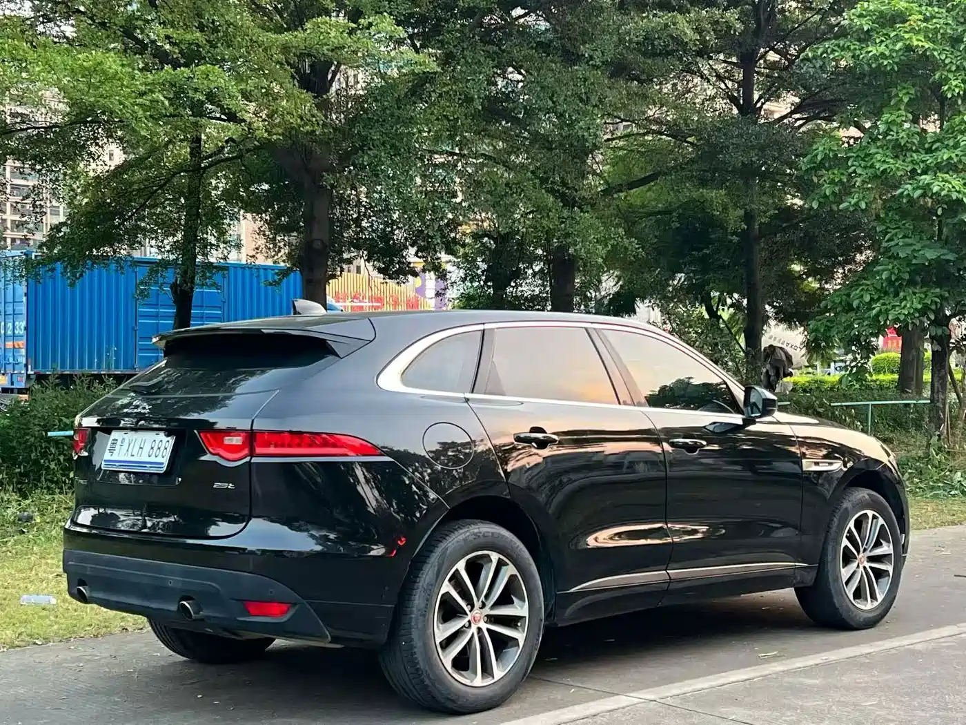 Jaguar F-PACE 2017 2016 2.0T FWD R-Sport Edition