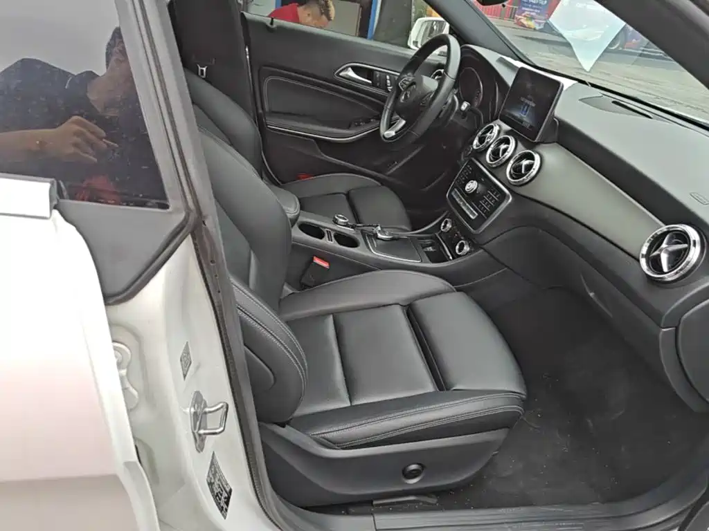 Mercedes-Benz CLA (Import) 2019 2019 CLA 200 Fashion