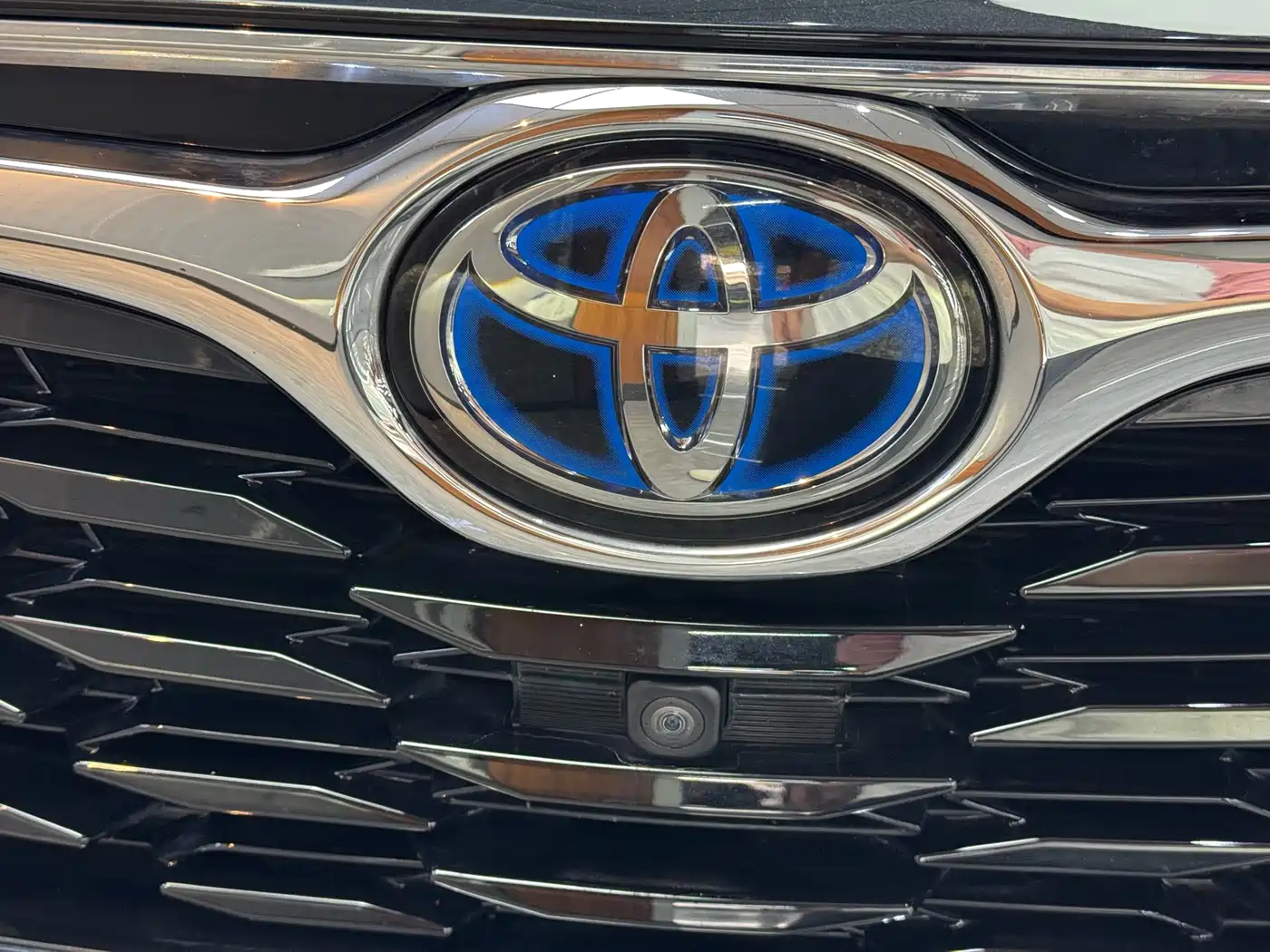 Toyota Highlander 2022 Dual Engine 2.5L 4WD Supreme Edition 7-Seater фото 14