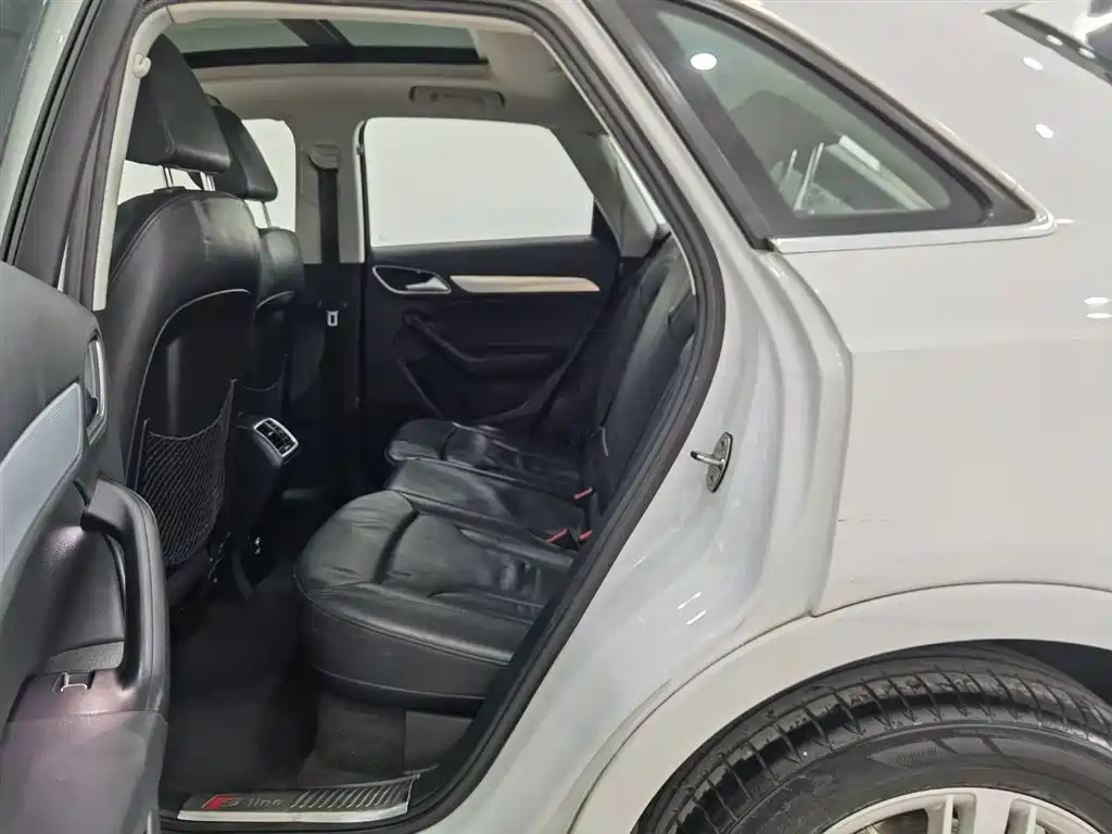 Audi Q3 2015 35 TFSI quattro Technology фото 15