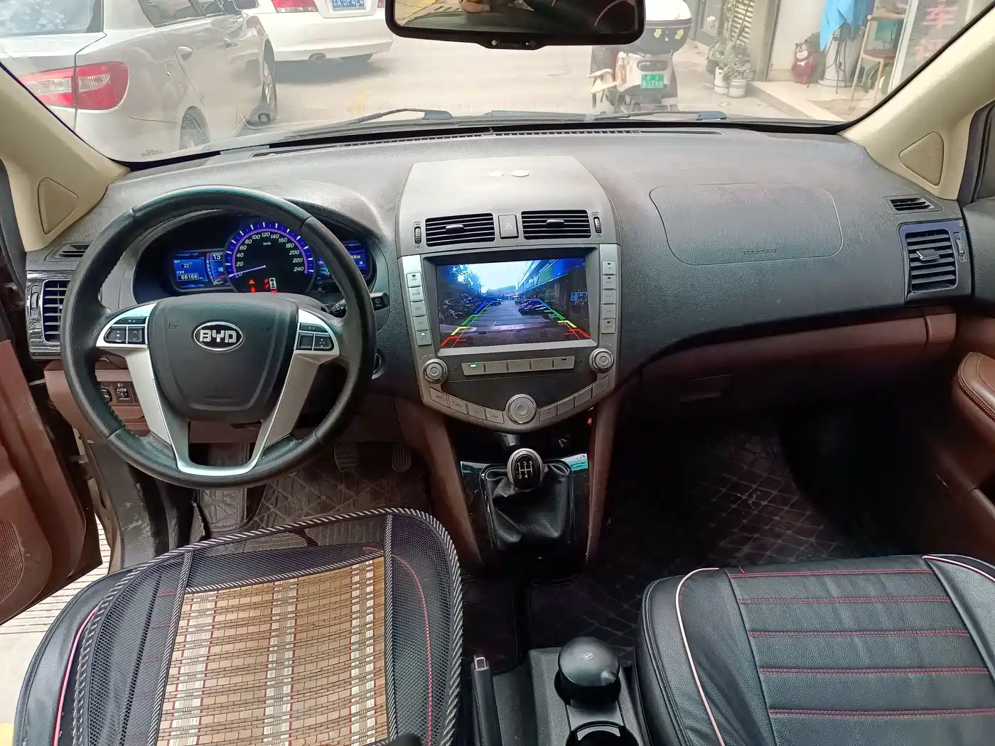 BYD S6 2014 Model 2.0L Manual Luxury 7-Seater фото 14
