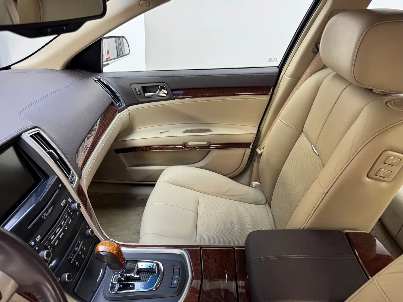Cadillac SLS 2007 Model 2.8 Luxury фото 14