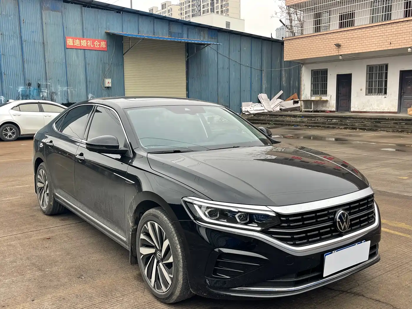 VOLKSWAGEN PASSAT
