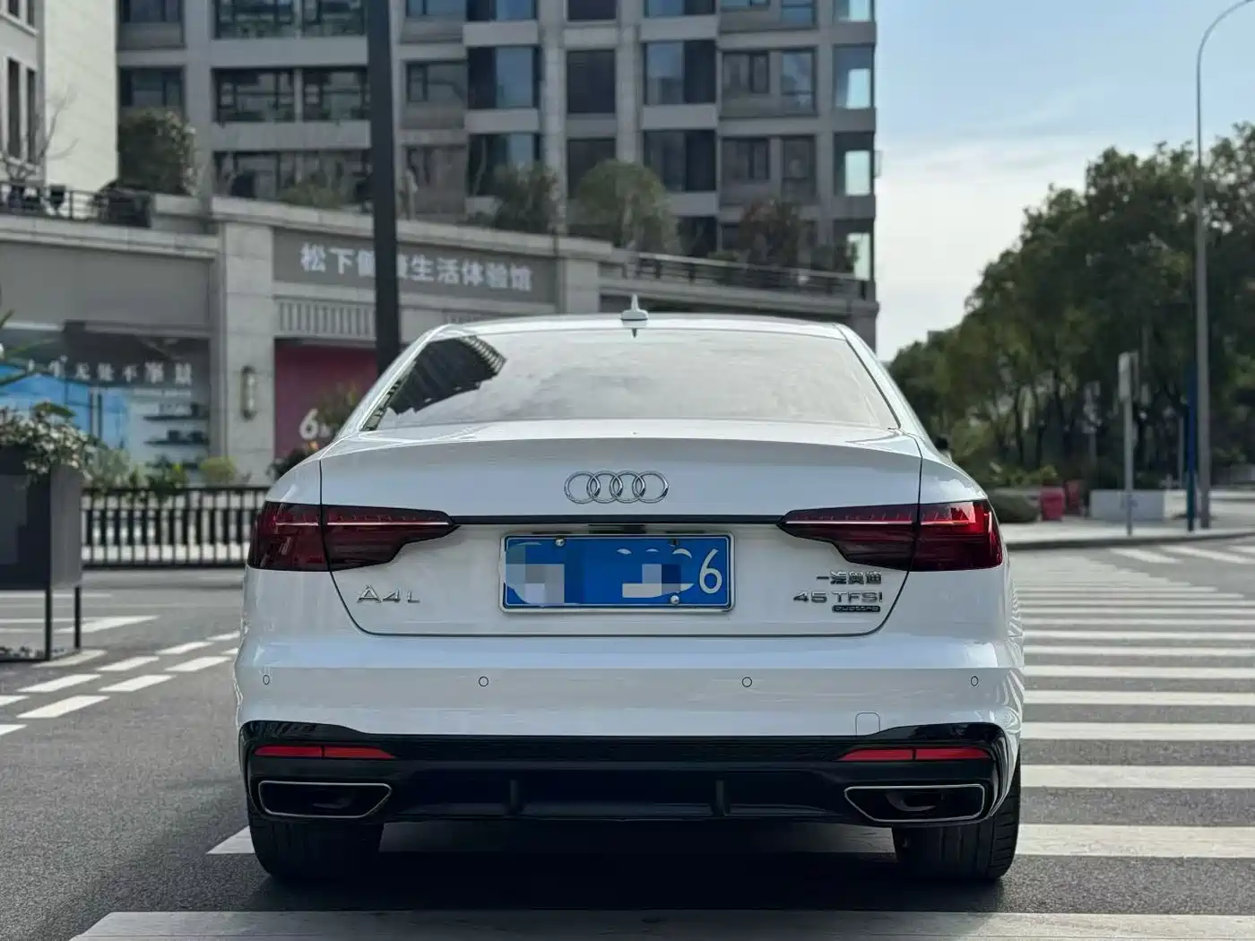 Audi A4L 2022 40 TFSI Luxury Dynamic фото 4