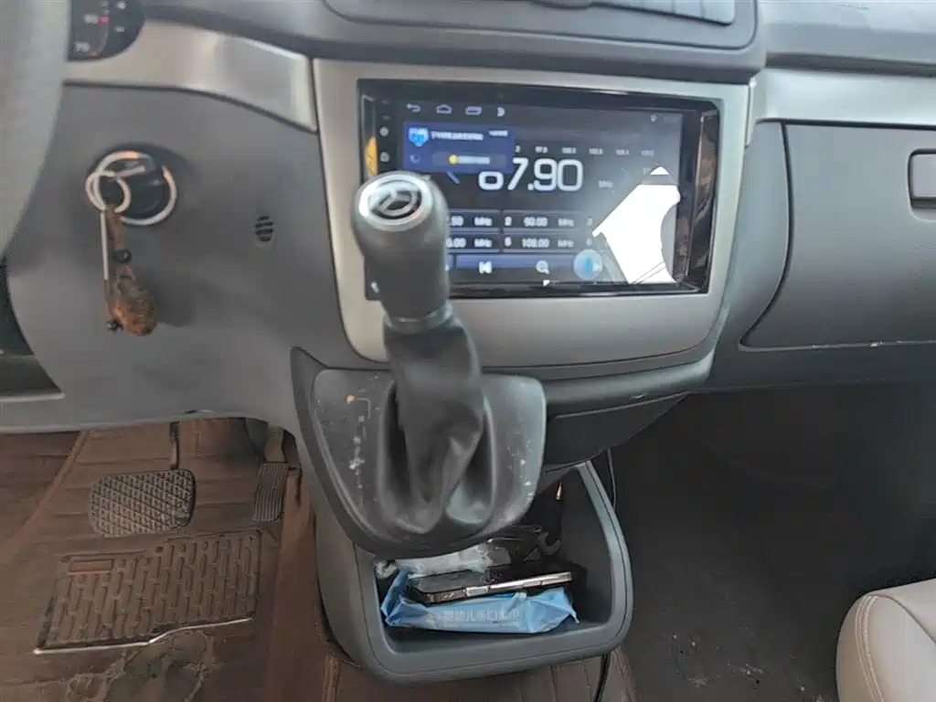 Mercedes-Benz Vito 2011 2.5L 7-Seat Executive Edition фото 10