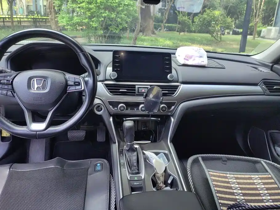 صورة 13 - Honda Accord
