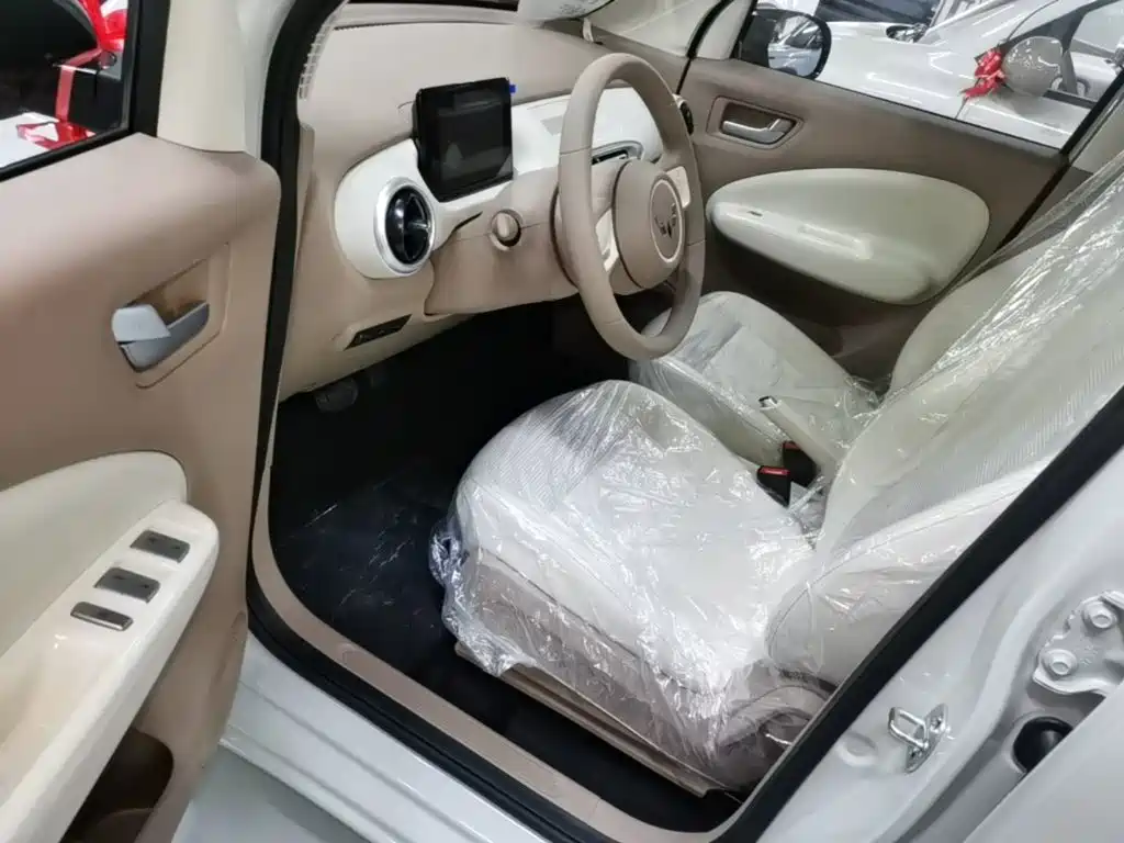 Wuling Motors Hongguang MINIEV 2026 2025 4-Door Advanced