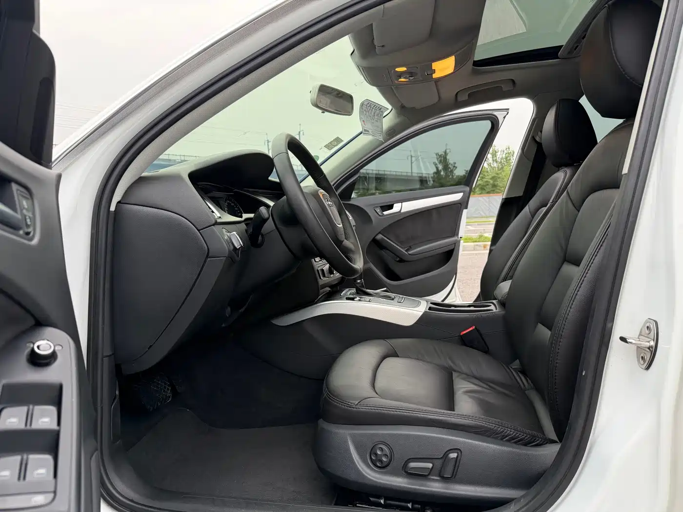 Фото 15 - Audi A4L