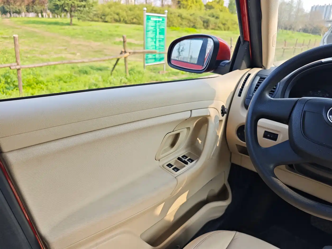 Škoda Fabia 2012 1.4L Automatic Crystal Edition фото 16