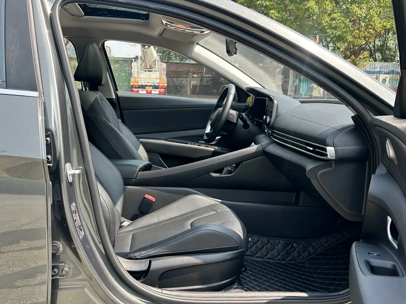 Hyundai Elantra 2023 1.5L CVT GLX Elite Edition фото 7