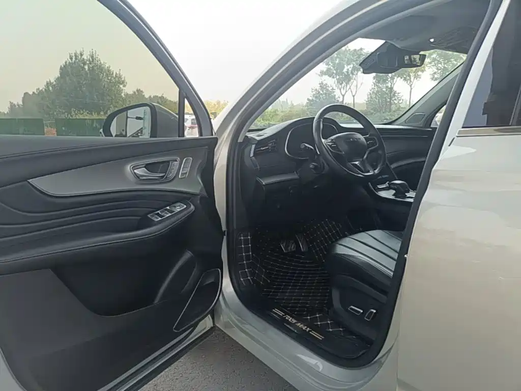 Фото 16 - Roewe RX5 MAX