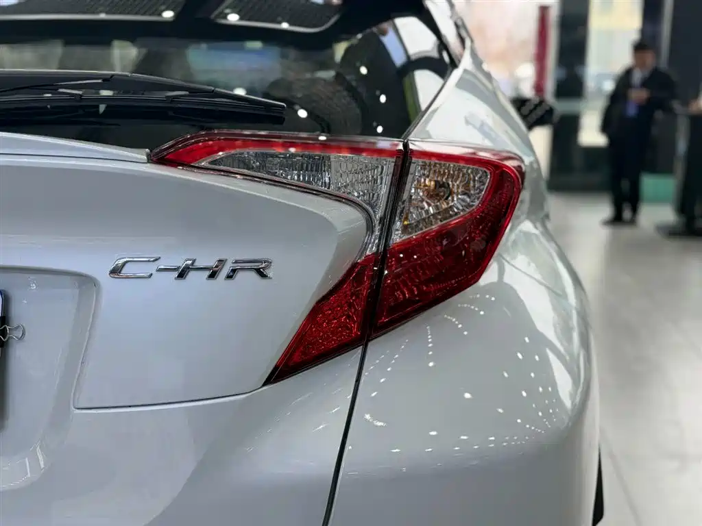 Toyota C-HR 2021 2.0L Comfort Edition фото 13