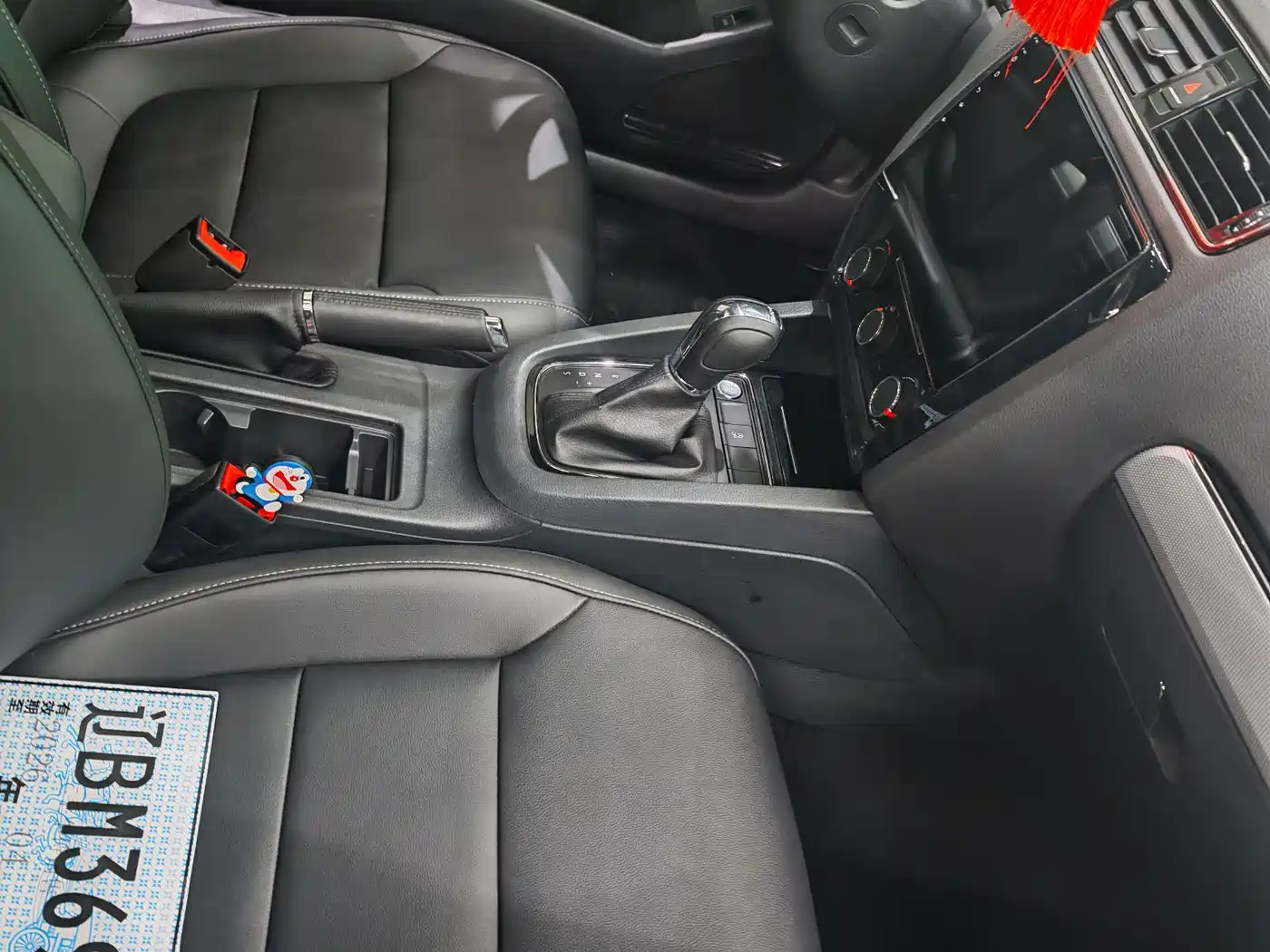 Volkswagen Sagitar 2018 280TSI DSG Spark Edition фото 4